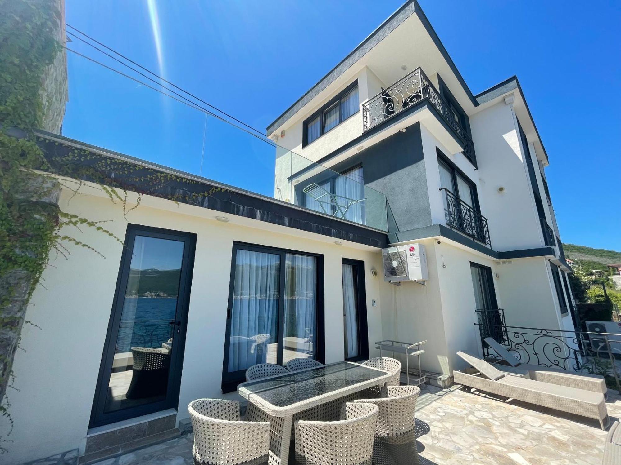 Beachfront Villa Pearl Of Adria Krasići Buitenkant foto